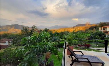 En Venta Casa Campestre con Piscina Privada y  Aljibe, La Mesa Cund.
