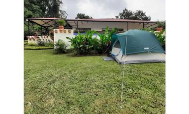 En Venta Casa Campestre con Piscina Privada y  Aljibe, La Mesa Cund.