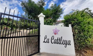 En Venta Casa Campestre con Piscina Privada y  Aljibe, La Mesa Cund.