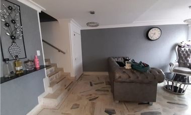 Barrio Las Mercedes - Apartamento duplex en venta