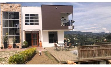 HERMOSA CASA EN MARINILLA