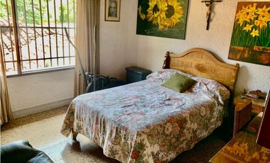 Casa con excelente ubicación en venta en La Aguacatala