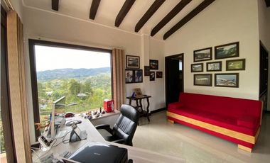AMPLIA Y HERMOSA CASA CAMPESTRE A LA VENTA
