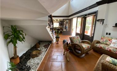 AMPLIA Y HERMOSA CASA CAMPESTRE A LA VENTA