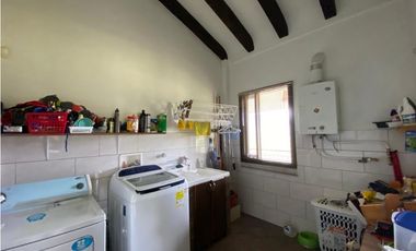 AMPLIA Y HERMOSA CASA CAMPESTRE A LA VENTA