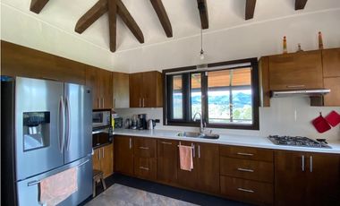 AMPLIA Y HERMOSA CASA CAMPESTRE A LA VENTA