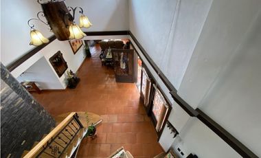 AMPLIA Y HERMOSA CASA CAMPESTRE A LA VENTA