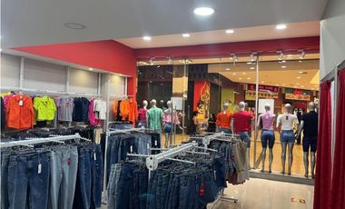 LOCAL EN VENTA EN CENTRO COMERCIAL