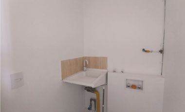 SE ALQUILA APARTAMENTO EN PARAISO CENTRAL