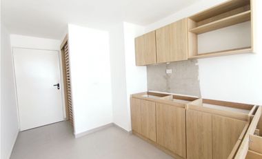 SE ALQUILA APARTAMENTO EN PARAISO CENTRAL