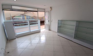 Arriendo Local Comercial Cota Centro Comercial $ 800.000