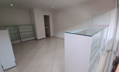 Arriendo Local Comercial Cota Centro Comercial $ 800.000