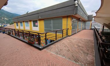 Arriendo Local Comercial Cota Centro Comercial $ 800.000