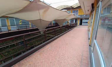 Arriendo Local Comercial Cota Centro Comercial $ 800.000