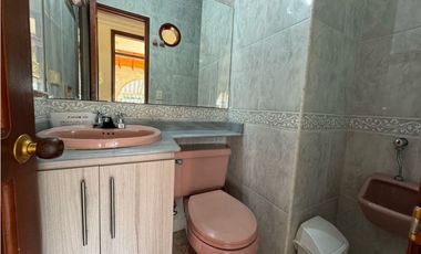 Casa en conjunto cerrado con vista lejana al mar
