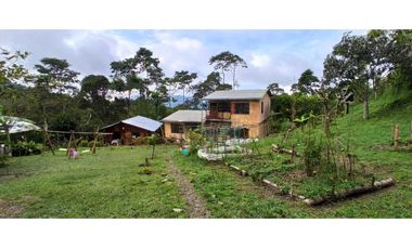 Casa Campestre Con Amplia Zonas Verdes