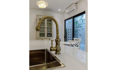 SE VENDE CASA  PARA ESTRENAR ESTILO PARISINO EN BARRIO RIOMAR BQUILLA