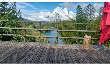 Vendo finca en el peñol con entrada al embalse