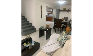 VENDO CASA  AVENIDA SUR CERCA HOMCENTER