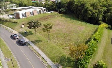 VENTA ESPECTACULAR LOTE EN CONDOMINIO CERRITOS PEREIRA
