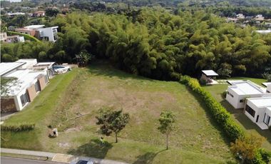 VENTA ESPECTACULAR LOTE EN CONDOMINIO CERRITOS PEREIRA