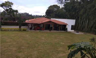 Casa Campestre en Santuario.| Amplio Lote y Tranquilidad Total
