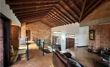 Espectacular casa en Sabaneta en Venta y/o Alquiler