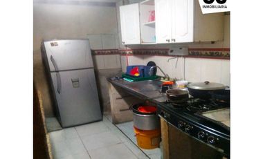 Se vende y Se arrienda Casa esquinera de 2 pisos / Las Moras, Soledad