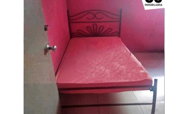 Se vende y Se arrienda Casa esquinera de 2 pisos / Las Moras, Soledad