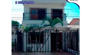 Se vende Casa de 2 pisos / Las Nieves, Barranquilla
