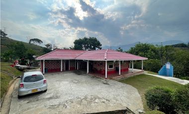 Hermosa finca estilo campesino en Porce