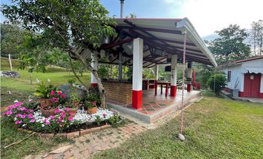 Hermosa finca estilo campesino en Porce