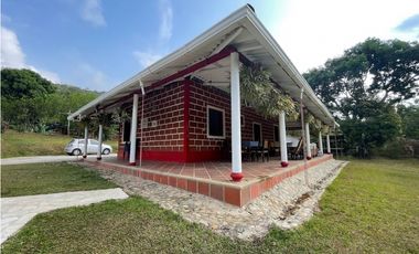 Hermosa finca estilo campesino en Porce