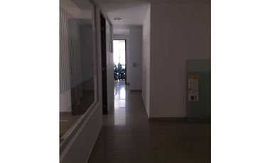OFICINA EN BOCAGRANDE CON BUENOS ACABADOS
