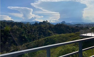 CASA EN CONDOMINIO  EN VENTA,GUATAPÉ