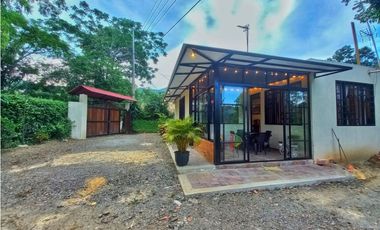 Maat vende Casa Campestre, Salitre Blanco-Villeta 400m2 $350Millones