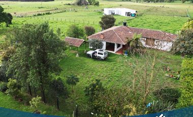 Vendo Hermosa Casa en Tabio Centro Santa Barbara