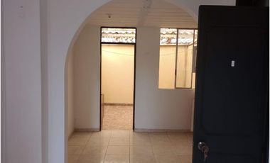 ACSI 720. Casa en venta, El Trebol Mz 7