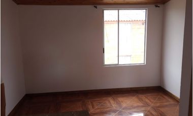 ACSI 720. Casa en venta, El Trebol Mz 7