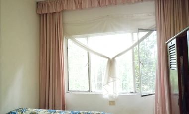 Maat vende Casa Urbana, San Rafael-Villeta 480m2 $500Millones