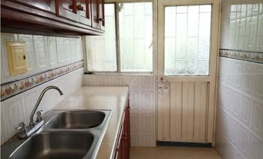 Maat vende Casa Urbana, San Rafael-Villeta 480m2 $500Millones