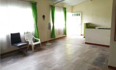 Maat vende Casa Urbana, San Rafael-Villeta 480m2 $500Millones