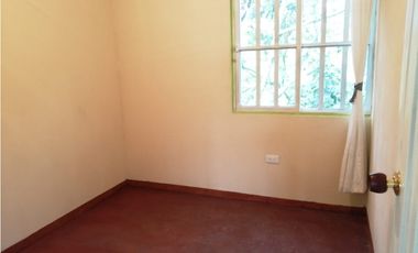 Maat vende Casa Urbana, San Rafael-Villeta 480m2 $500Millones