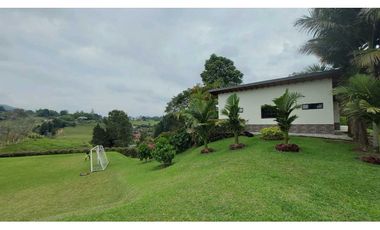 Espectacular Casa Campestre en Rancherias, Rionegro