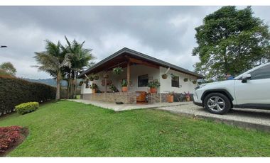 Espectacular Casa Campestre en Rancherias, Rionegro