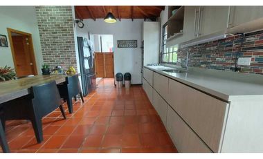 Espectacular Casa Campestre en Rancherias, Rionegro