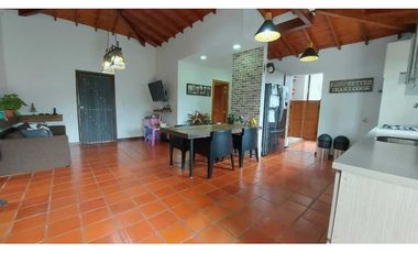 Espectacular Casa Campestre en Rancherias, Rionegro