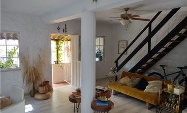 VENDO HERMOSA CASA  DUPLEX EN SALGAR