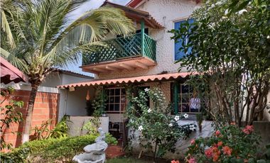 VENDO HERMOSA CASA  DUPLEX EN SALGAR