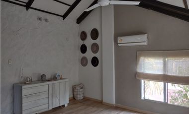 VENDO HERMOSA CASA  DUPLEX EN SALGAR